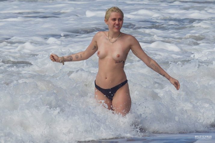 Miley Cyrus Topless (61)
