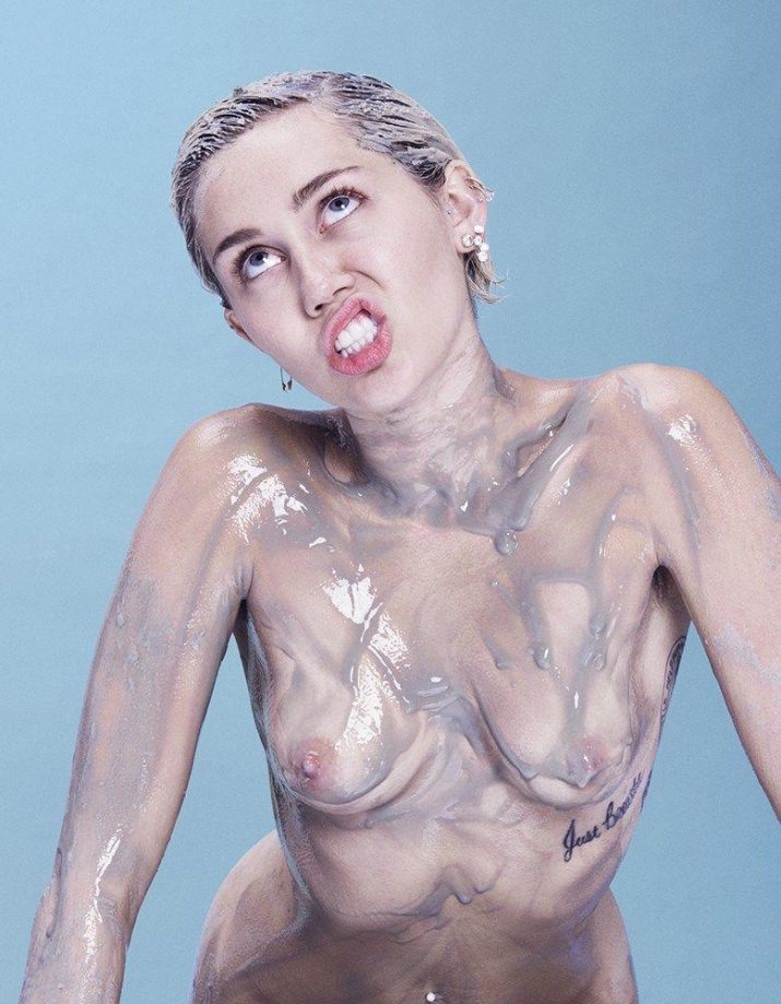 Miley Cyrus Topless (72)