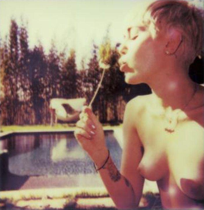 Miley Cyrus Topless (75)
